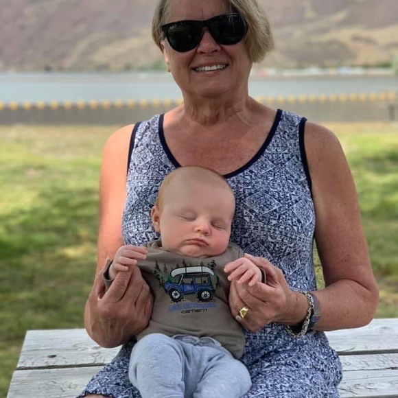 Meet your Posher, Debbie - Picture 1 of 1